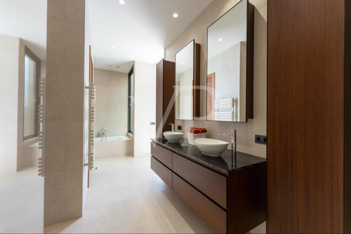 Image No.36-5 Bed House/Villa for sale