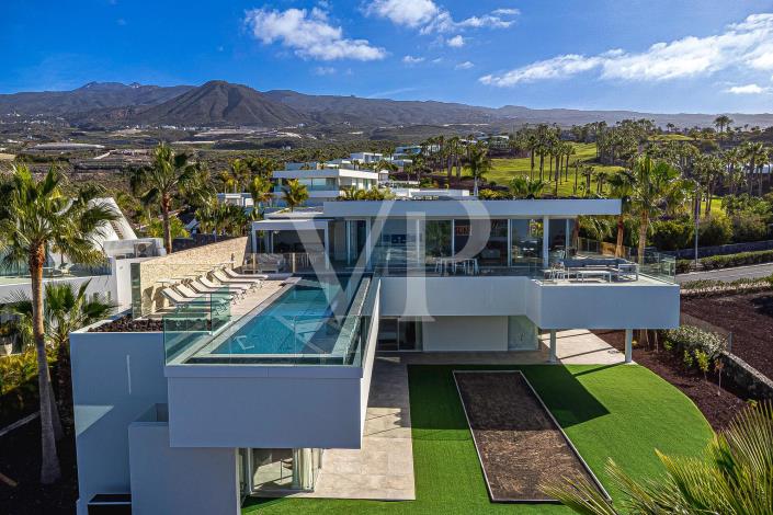 Image No.3-5 Bed Villa for sale