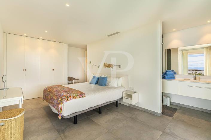 Image No.29-5 Bed Villa for sale