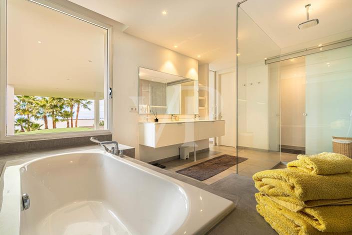 Image No.41-5 Bed Villa for sale