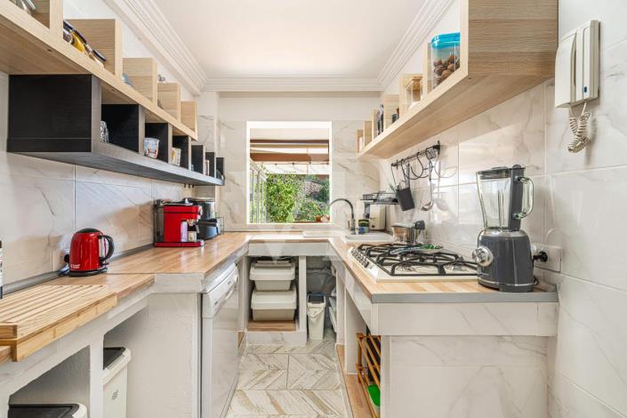 Image No.12-3 Bed Townhouse for sale