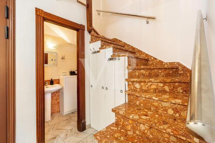 Image No.14-3 Bed Townhouse for sale