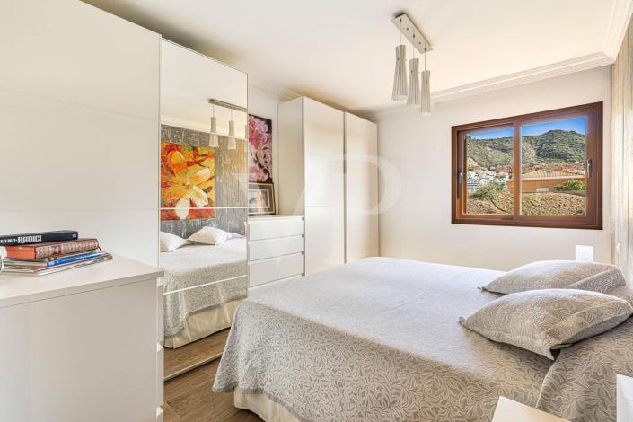 Image No.18-3 Bed Townhouse for sale