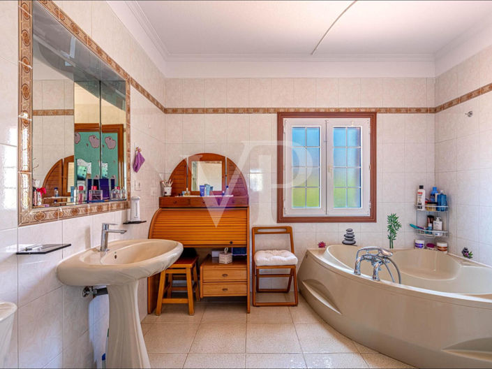 Image No.21-3 Bed Townhouse for sale