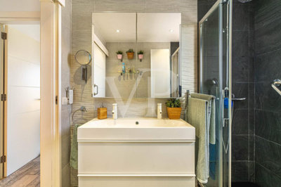 323c191a-6f97-4948-acf0-64468faf4827