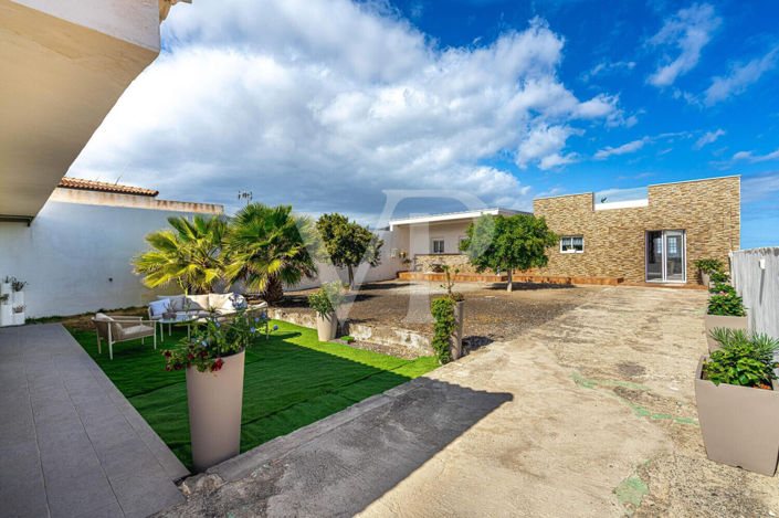 Image No.19-3 Bed Townhouse for sale