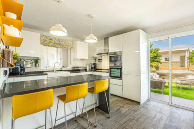 fde52bd2-536b-433e-9bb7-8050f643e93b