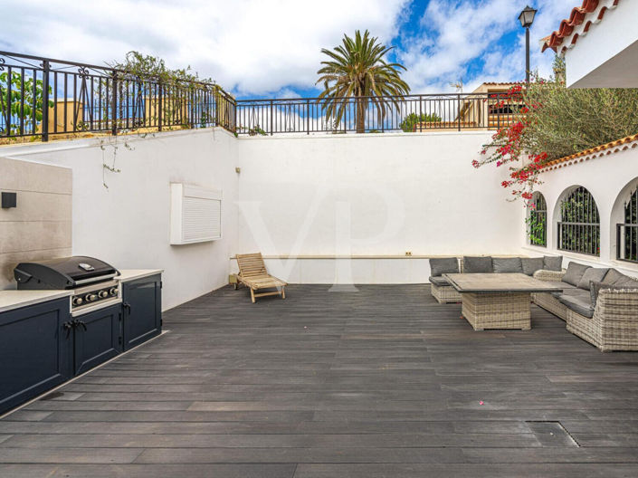 Image No.13-4 Bed Townhouse for sale