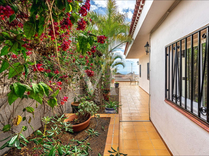 Image No.16-4 Bed Townhouse for sale