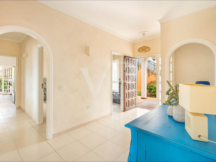 Image No.22-4 Bed Townhouse for sale