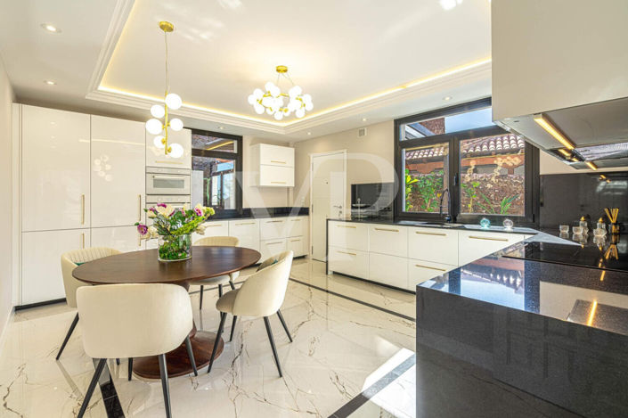 Image No.48-4 Bed Villa for sale