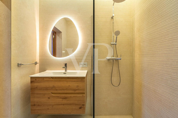 Image No.56-4 Bed Villa for sale