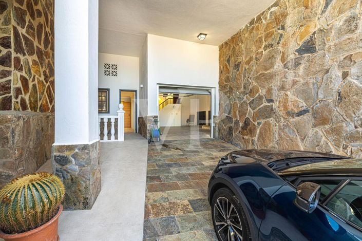 Image No.57-4 Bed Villa for sale