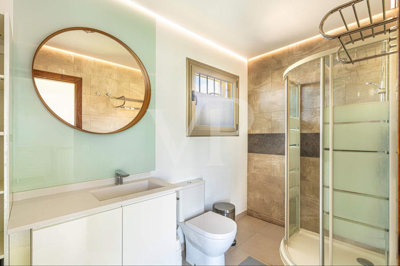 9ea53384-a1d4-410c-b6c0-83373ad96639