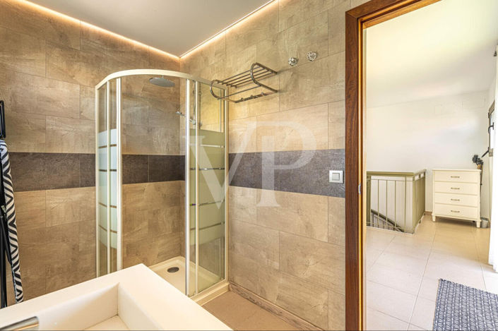 Image No.18-3 Bed Apartment for sale