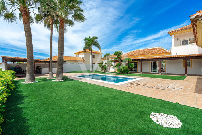 Image No.4-Villa de 4 chambres à vendre à Golf Del Sur