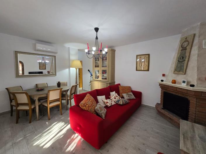 Image No.12-3 Bed Country House for sale