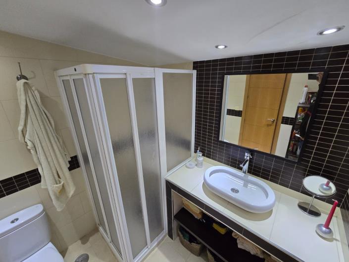 Image No.17-3 Bed Country House for sale