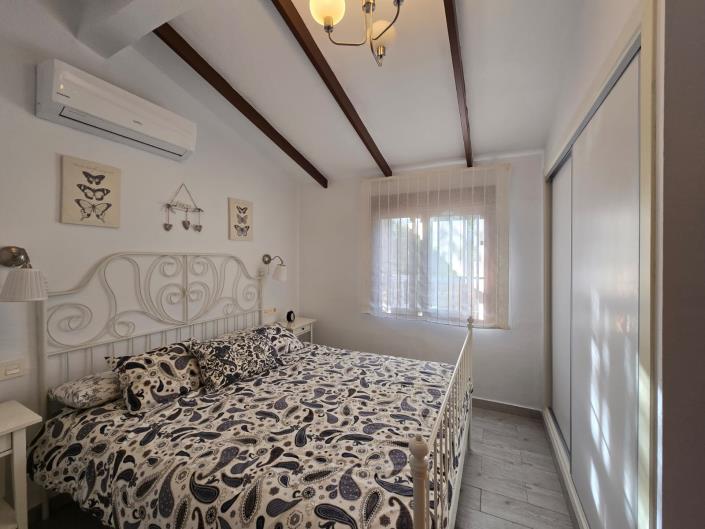 Image No.18-3 Bed Country House for sale