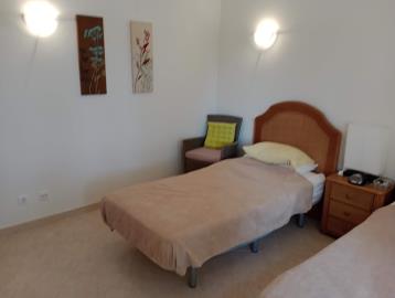 0013-bedroom