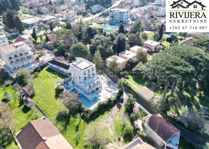 Image No.8-Villa for sale