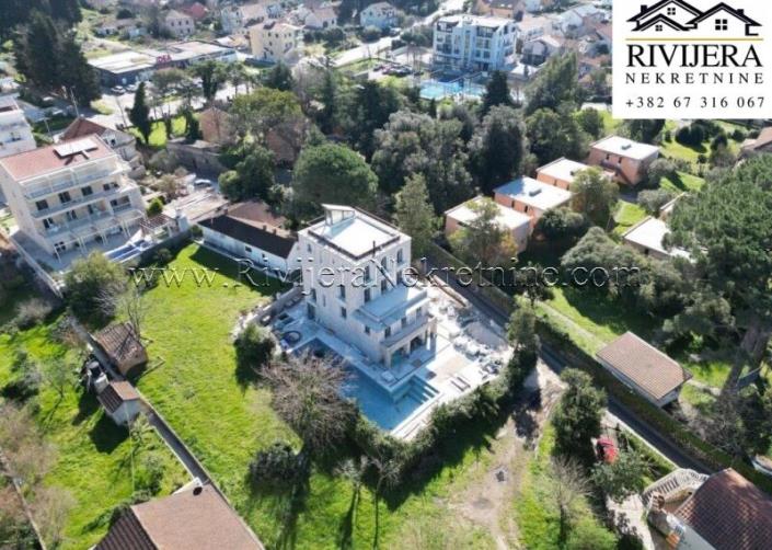 Image No.9-Villa for sale