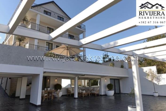 Image No.1-Villa de 8 chambres à vendre à Tivat
