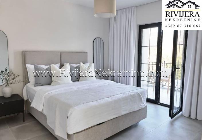 Image No.3-8 Bed Villa for sale