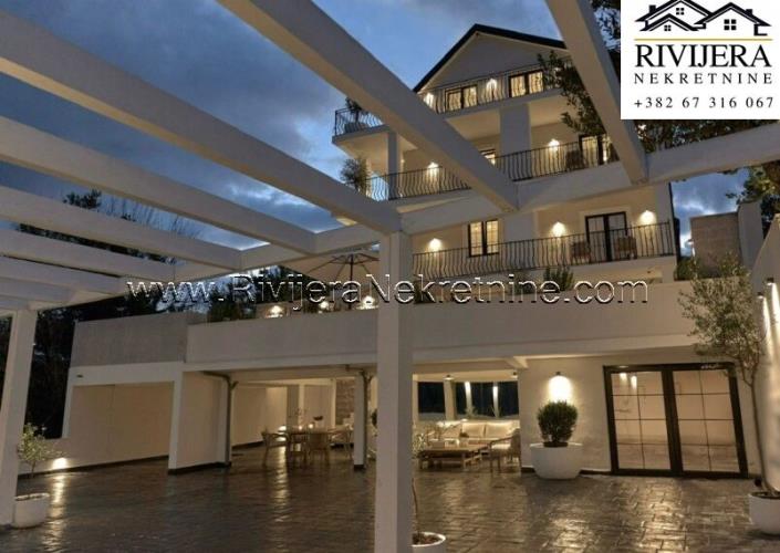 Image No.5-8 Bed Villa for sale