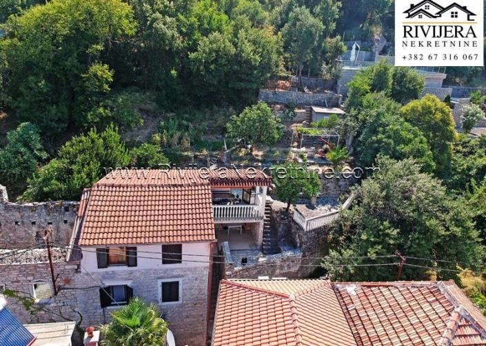 Image No.5-Maison de 4 chambres à vendre à Tivat