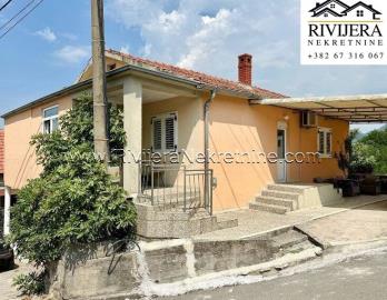 1 - Tivat, Maison