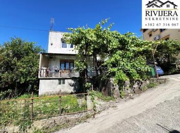 1 - Tivat, Maison