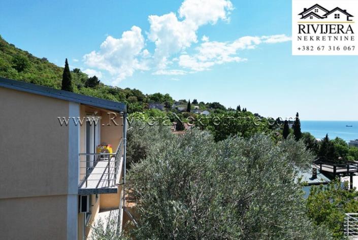 Image No.1-5 Bed House for sale