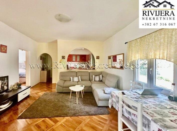 Image No.5-6 Bed House for sale