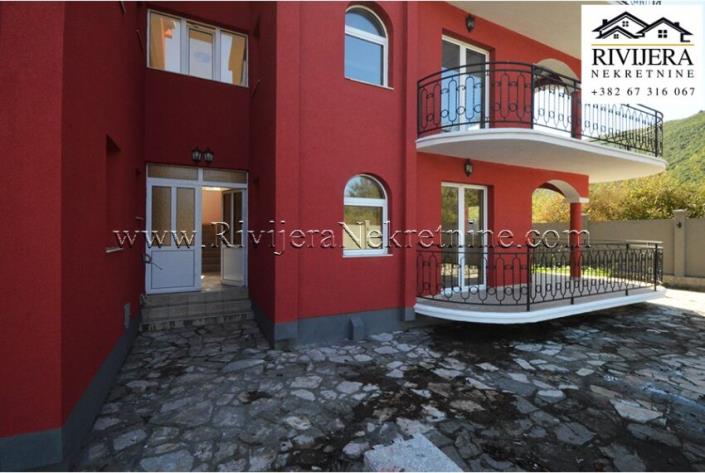 Image No.2-Appartement de 2 chambres à vendre à Kotor