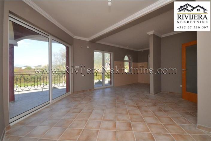 Image No.5-Appartement de 2 chambres à vendre à Kotor