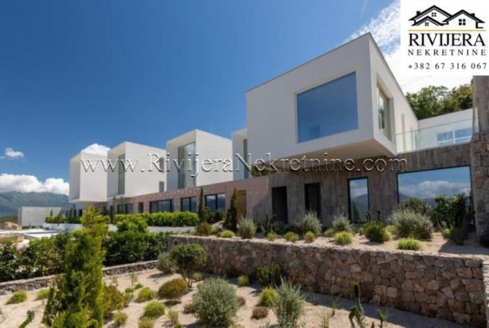 Image No.1-5 Bed Villa for sale
