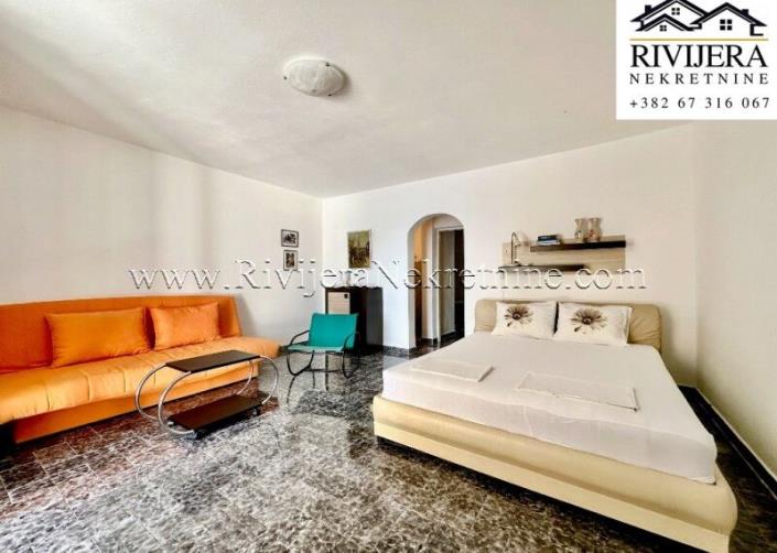 Image No.4-Maison de 5 chambres à vendre à Tivat