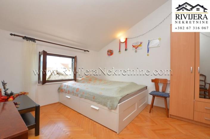 Image No.9-5 Bed House for sale
