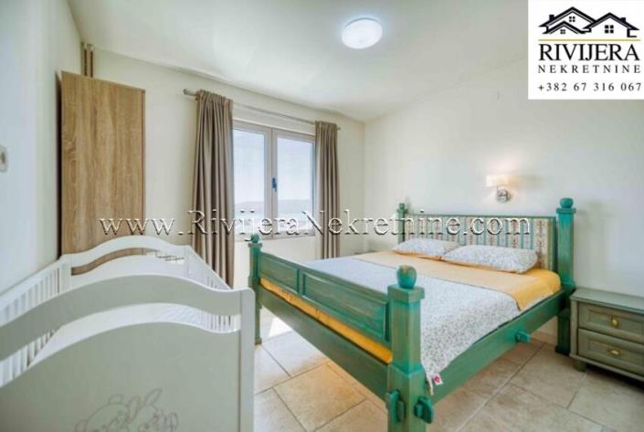 Image No.15-Maison de 10 chambres à vendre à Tivat