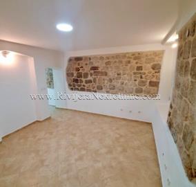 prodaja_sale_rivijera_nekretnine_Ads_ad_oglasi_Kotor_Kotor_bay_stan_apartment_realestate_Boka_-10-600x570