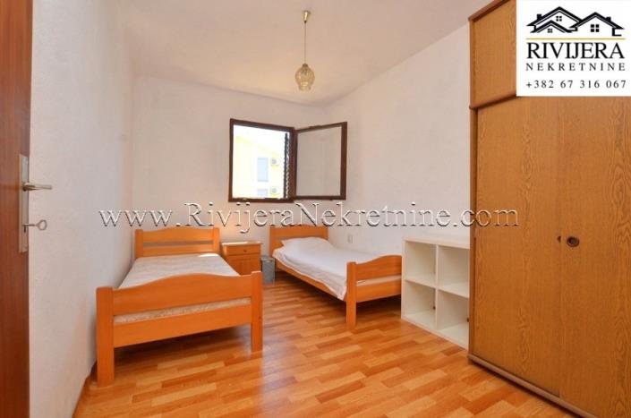 Image No.12-6 Bed House for sale