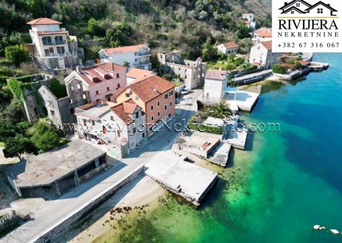 Image No.3-Maison / Villa de 3 chambres à vendre à Kotor