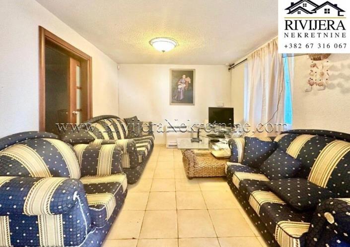 Image No.3-6 Bed House for sale