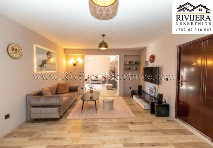 Image No.18-4 Bed House for sale