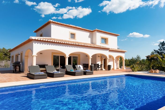 Image No.1-4 Bed Villa for sale