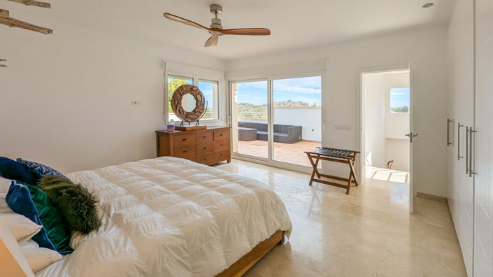 Image No.18-4 Bed Villa for sale