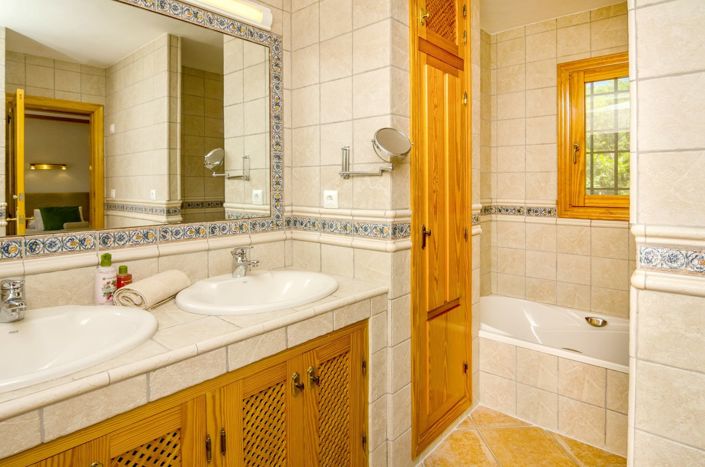 Image No.25-4 Bed Villa for sale