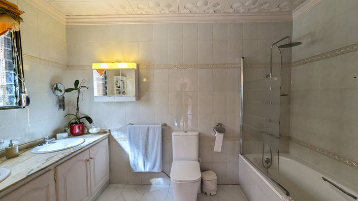 Image No.11-4 Bed Villa for sale