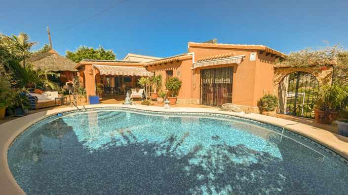 Image No.2-4 Bed Villa for sale